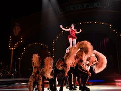 Carmensita (Sara Runsten) er ei av dei Pippi møter på sirkuset. Foto frå prøvane.