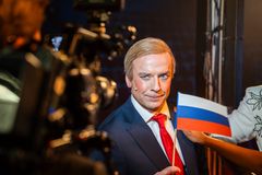 Pål Christian Eggen som Putin, syng finske Käärijäs hit Cha Cha Cha om korleis han meiner USA har øydelagd Europa.