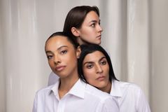 Elpida Stojcevska skal spene Ina, Natalie Bjerke Rolad skal spele Evelyn og Hibba Najeeb skal spele Anastasia.