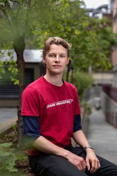 Portrett Aksel Almaas.