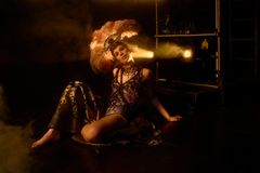 Sara Khorami som Sally Bowles.
