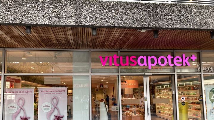 PARTNER I 19 ÅR: ﻿Vitusapotek har vært en av hovedpartnerne i Rosa sløyfe-aksjonen i 19 år, og i år samlet de inn ﻿3 434 032 millioner kroner som går til brystkreftforskning.