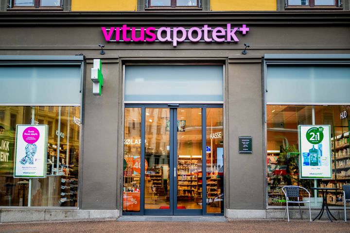 STOLT PARTNER: Vitusapotek har siden 2005 vært en av hovedpartnerne i Rosa sløyfe-aksjonen, og har siden da samlet inn over 46 millioner kroner til Rosa sløyfe-aksjonen.
