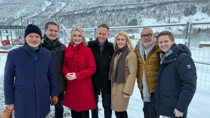 Stolte og forventingsfulle. Fra venstre: Eirik Frantzen i Nordkraft, Petter M. Tømmeraas i Aker Horizons, digitaliseringsminister Karianne Tung, Lars Norman Andersen fra Narvik kommune, Kristine Dahl Steidel i Microsoft Norge, Fredrik Syversen i TEK Norge og Reynir Jóhannesson i Norsk Datasenterindustri