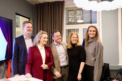 F.v.: Øyvind Husby (TEK Norge), Karianne Tung (statsråd), Jo Andreas Nordli (Capgemini), Kristin Nyberg (Twoday) og Maria Ervik Løvold (DnB.