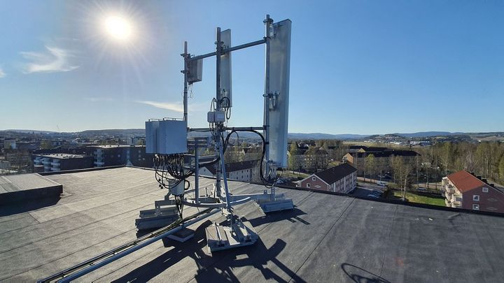 En 5G-basestasjon fra Lillestrøm, hvor Telia først åpnet 5G-nettet sitt tilbake i mai 2020.
