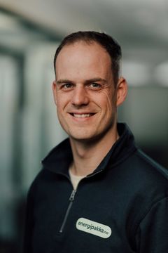 Portrettbilde av Filip Bernhardsen, Energirådgiver i Energipakka AS.