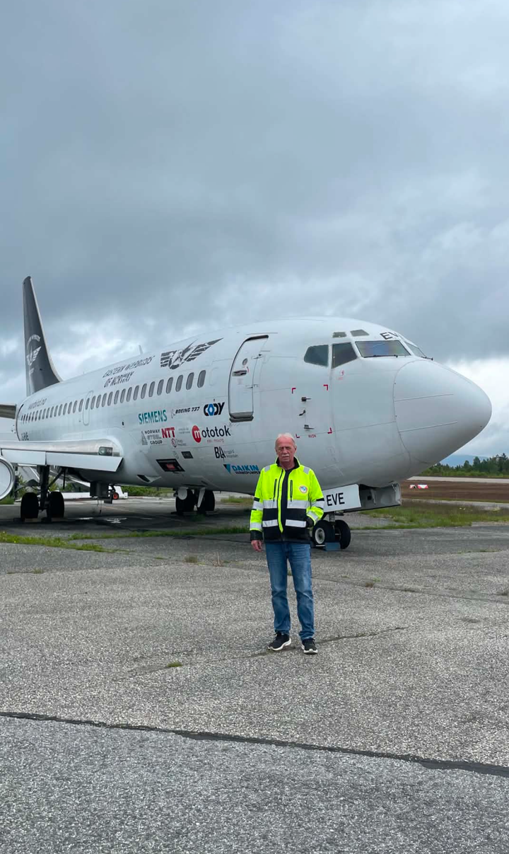 Per%20Sverre%20Goberg%2C%20foran%20Boeing%20flyet%20som%20skal%20selges