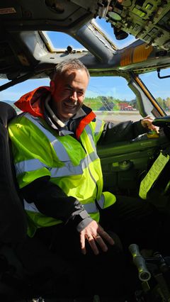 Geir Atle Holslien ansvarlig megler for salget av flyet