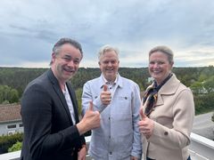 Lars Bilet, ordførerkandidat, leder av Fremskrittspartiet i Nordre Follo og leder av nominasjonskomiteen.Tønnes Steenersen og Liv Lønnum. Foto: Bjørn Richard Johansen