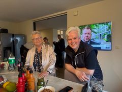 Karin Kværner, sitter i formannskapet og kommunestyret for Fremskrittspartiet. Her med ordførerkandidat for FrP Tønnes Steenersen under det ekstraordnære årsmøtet i Fremskrittspartiet i Nordre Follo tidligere i uken.