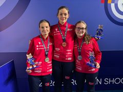 F. v: Synnøve Berg, Jeanette Hegg Duestad og Pernille Nor-Woll