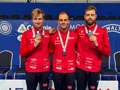 F.v. Ole Martin Halvorsen, Henrik Larsen og Jon-Hermann Hegg med lagsølv i 50m rifle match
