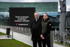 Joel Uussaari (right) and advisor Mikael Pentikäinen