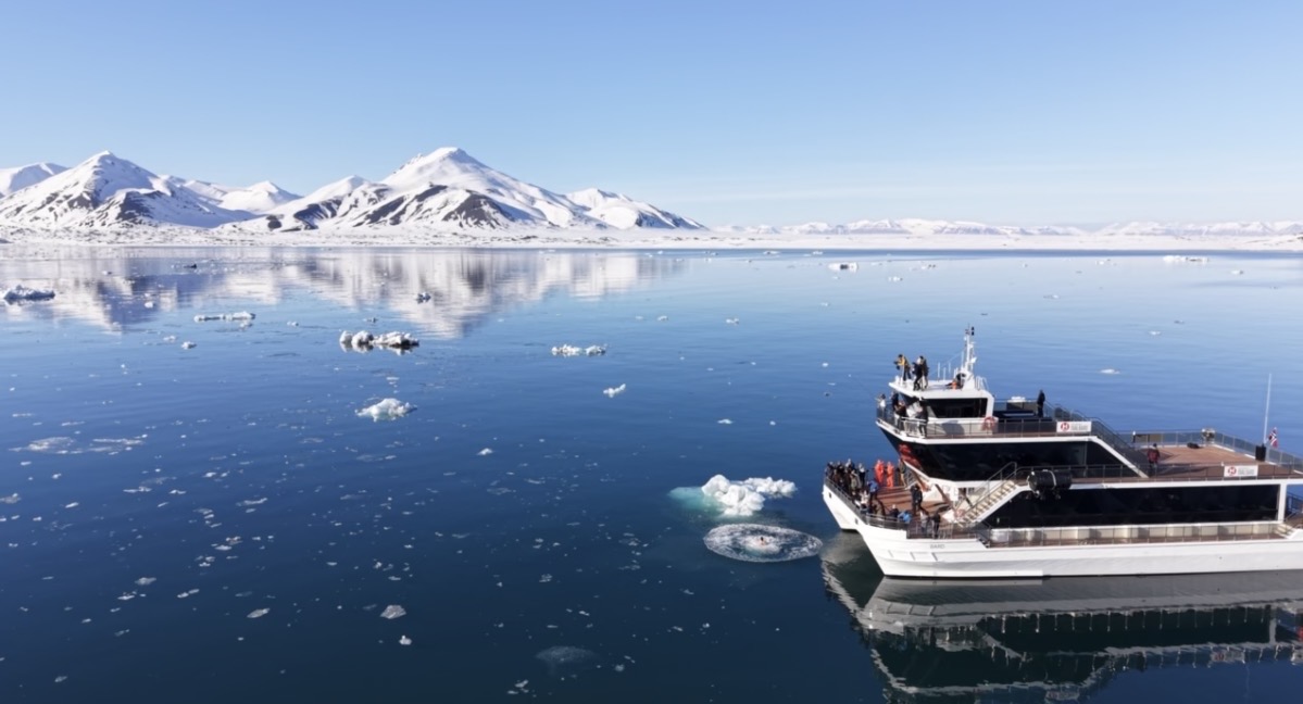 Red Bull x Brim Explorer inngår samarbeid: Kickstartet med verdens nordligste døds fra MS Bard på Svalbard