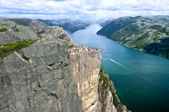 Brim Explorer starter stille fjordcruise i Lysefjorden sommeren 2026