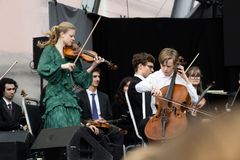 «Passacaglia» (etter Händel) for fiolin og cello av Alma og Franz Serafin Kraggerud.