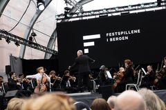 Cellist Franz Serafin Kraggerud spiller Tsjajkovskijs «Nocturne», med Ungdomssymfonikerne Kammer.