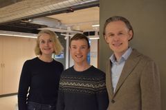 Forskerne bak studien er avbildet i kontorlokale. Fra venstre: Marie Rognes, Marius Causemann, og Rune Enger.