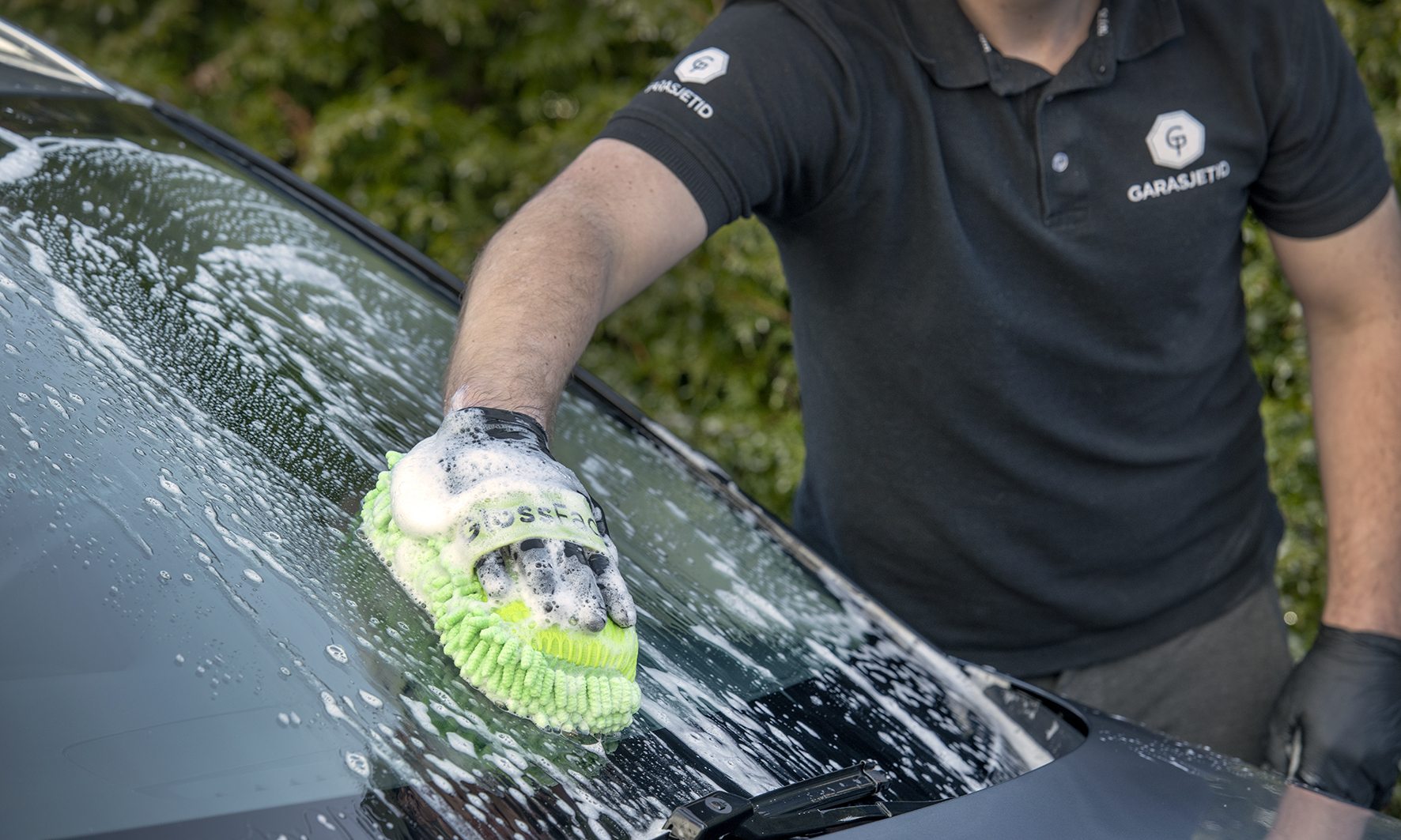 Du spyler. Den blir blank. Og du tror det er nok.