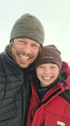 Mina and Alexander completed the 2026 “Svalbard Across” expedition. This is the biggest expedition the father and daughter have undertaken together.