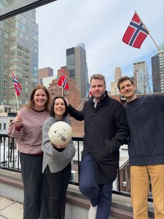 Staben i Sjømannskirken i New York ønsker nordmenn velkommen til fest!