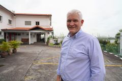 Generalsekretær i Sjømannskirken Jeffrey Huseby utenfor Sjømannskirken i Singapore i 2023