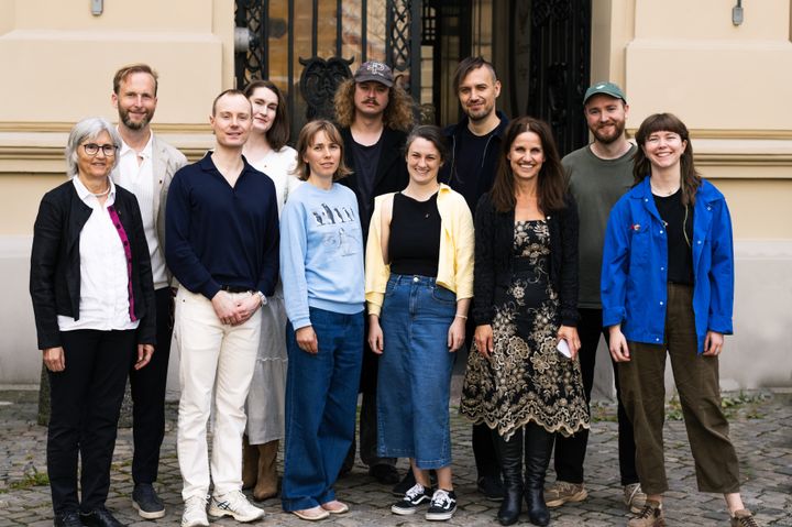 Fra venstre: Fride Eeg-Henriksen, Per-Kjetil Skare, Alexander Kielland Krag, Nora Steenberg, Ida Bakken, Mats Tønjum Alfsen, Emily Clapham, Joakim Fink Graasvold, Mona Pahle Bjerke, Arild Ørnholt og Sigrid Brænd. Thomas Falla Eriksen var ikke tilstede på lanseringen.