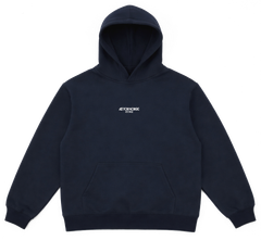 Kolleksjonen består av retroinspirerte track jackets, en vrengbar bomberjakke med rødt uttrykk til hjemmekamper og svart til bortekamper, samt t-skjorter med nakkeribb i rødt, hvitt og blått.