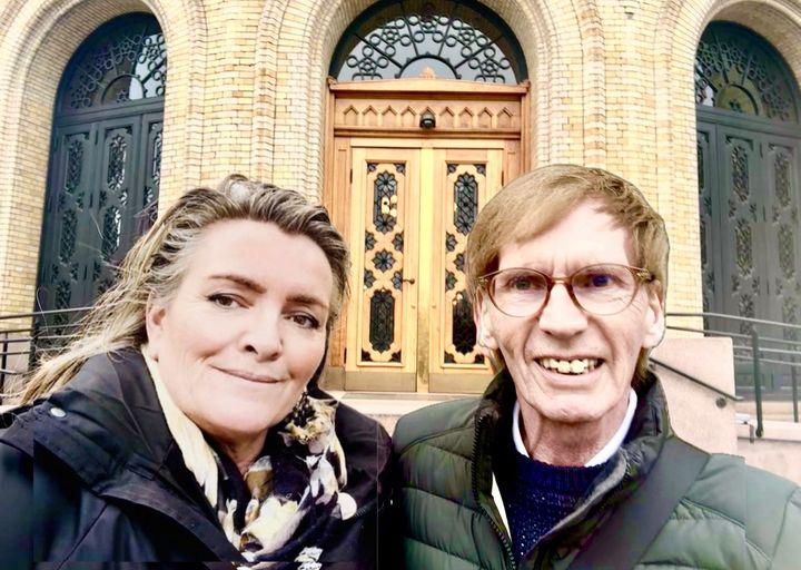 Utenfor Stortinget etter møter med partiene