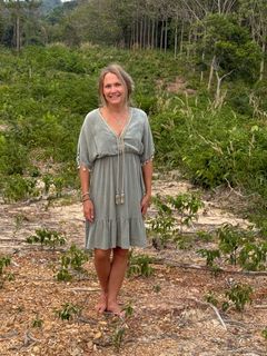 Helene Mulholland, forfatter av den kommende boka 'Du kan ikke leve sånn! – En nomades historie om veien til annerledes rikdom'. Her i Thailand.