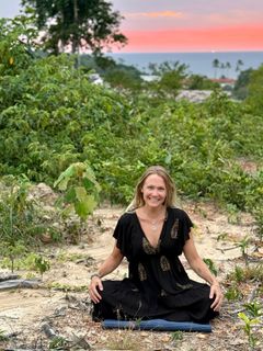 Helene Mulholland, forfatter av den kommende boka 'Du kan ikke leve sånn! – En nomades historie om veien til annerledes rikdom'. Her i Thailand.