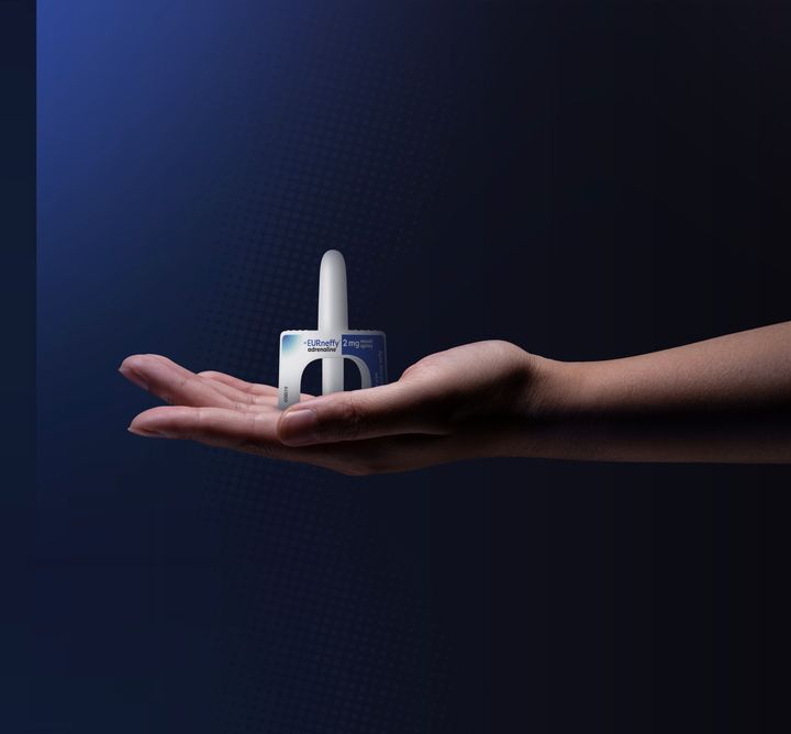 EURneffy® er en adrenalin-nesespray til akuttbehandling av allergiske reaksjoner (anafylaksi) forårsaket av insektstikk eller -bitt, matvarer, legemidler og andre allergener, samt idiopatisk eller treningsindusert anafylaksi hos voksne og barn (≥30 kg).