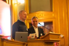 Knut-Eirik Dybdal og Eirik Frantzen presenterte VM i Alpint på Stortinget 21. oktober 2026