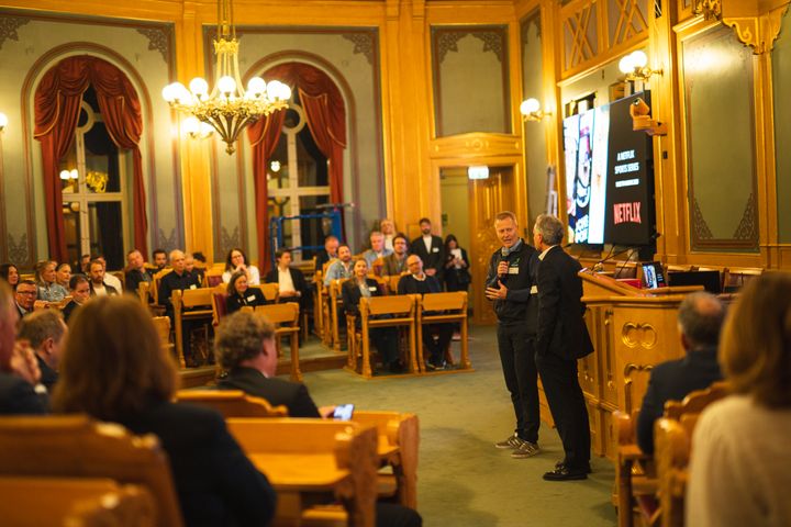 VM-sjef Knut Eirik Dybdal og styreleder Eirik Frantzen på Stortinget