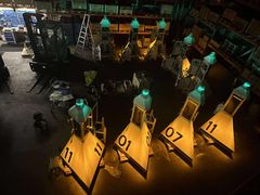 Ni nye sjømerker på lageret hos Kystverket, klare for utsetting langs kysten. Foto: Per Erik Ose / Kystverket