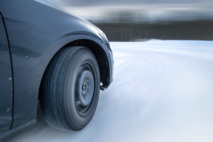 Når du jakter på nye vinterdekk til bilen er det viktig å tenke på det føret du stort sett kjører på i vinterhalvåret. Ingen vinterdekk er like gode på alle typer forhold (Foto: Fredrik Diits Vikström)