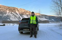 Nils Sødal, senior kommunkasjonsrådgiver i NAF, etter å ha kjørt testbilen tom for strøm under vintertesten i 2023.