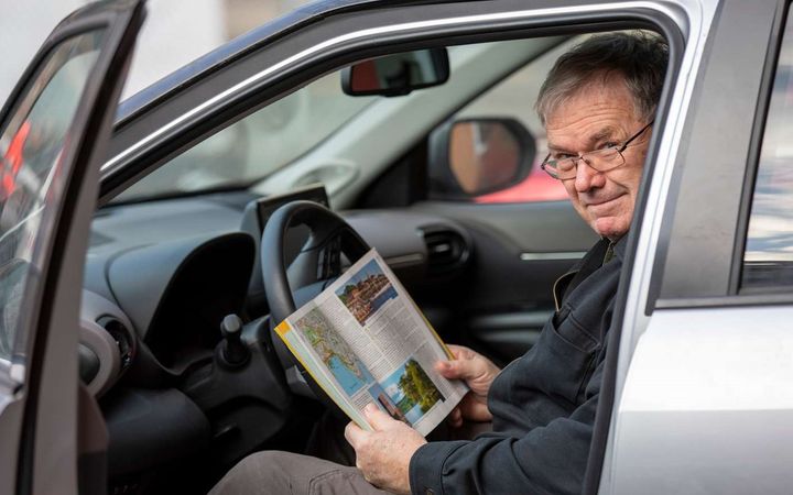 - Norge er et flott land å dra på biltur i, og opplevelsene er mange, sier Per Roger Lauritzen, redaktør for NAF Veibok