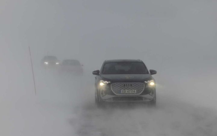 I overgangen mellom høst og vinter, er det vanlig med noen gjesteopptredener av kong vinter. Derfor er det lurt å følge godt med på værmeldingene om du er avhengig av å bruke bilen i hverdagen.