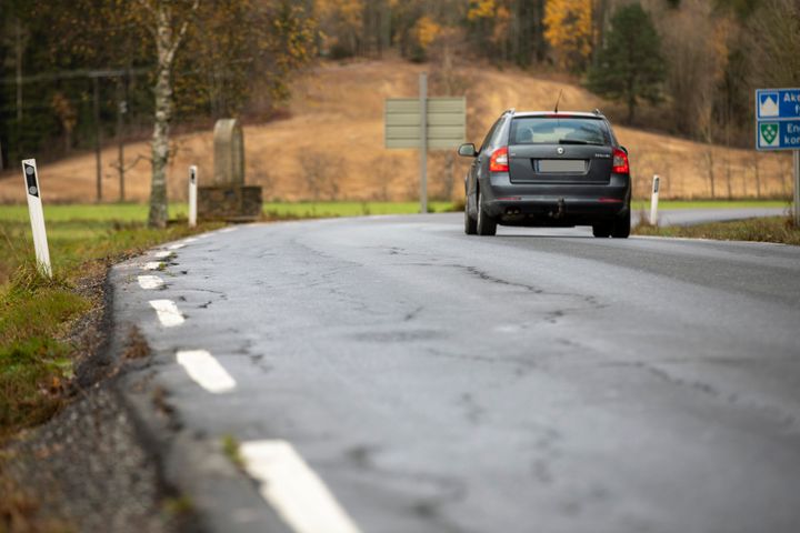 NAF mener det må brukes mer penger på vedlikehold av fylkesveiene. Akershus fylkte brukte 1739 kroner per innbygger til drift og vedlikehold av fylkesveiene i fjor, betydelig lavere enn snittet for landet