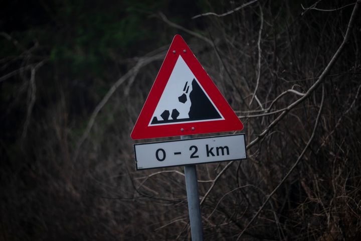 NAF mener det må brukes mer penger på vedlikehold og skredsikring av fylkesveiene. Vestland fylke har landets største forfall på fylkesveiene og et enormt etterslep på skredsikring.