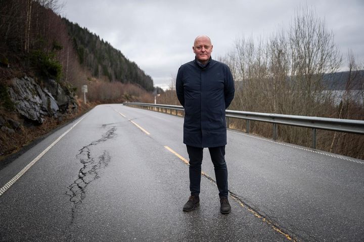 Bilde av Stig Skjøstad på en vei