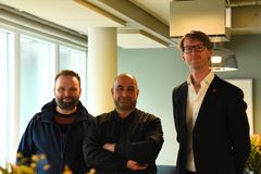 YTFs forhandlingsdelegasjon f.v. ved Lars Kristiansen (leder avd PostNord Alfaset), Akam Ismael Omar (leder avd PostNord Langhus) og Marius Træland (forhandlingsleder)