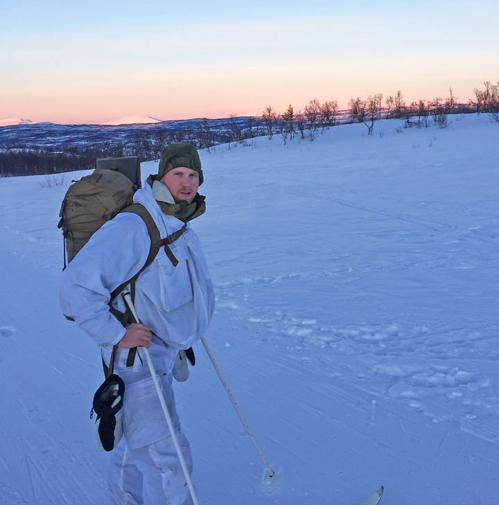 Eirik Lundby på ski på oppdrag vinterstid