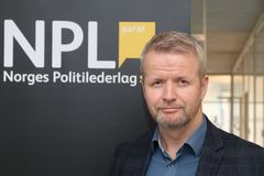Forbundsleder i Norges Politilederlag (NPL), Kjetil Ravlo, sier det er en tillitserklæring til politiet når nå regjeringen nå åpner opp for at Politidirektoratet skal sette rammer for omfanget av bevæpning i politiet.
