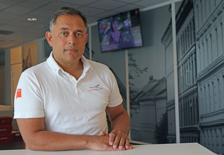 Leder av Pilotforbundet i Parat, Garl Gilbert Rego sier situasjonen med fare for konkurs er en stor belastning for studentene som frykter for både økonomi og karriere.