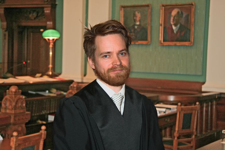 Saken kan ha enorme ringvirkninger. Selv om mange ytelsespensjonsordninger er faset ut, sitter tusenvis av nordmenn igjen med opptjente rettigheter. – Dette innebærer et paradigmeskifte i pensjonsjussen. For første gang kan en arbeidstaker kan gå til søksmål direkte mot pensjonsforsikringsselskapet under opptjening av pensjonsrettigheter, sier Parat-advokat Vetle Rasmussen.