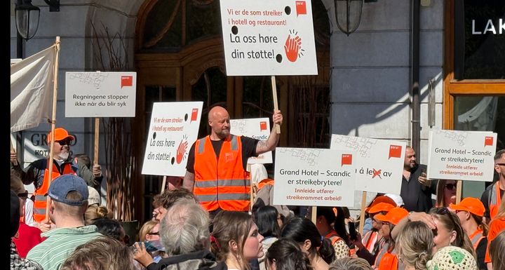 Det arrangeres stor streikemarkering utenfor Grand Hotel, onsdag 6. mai klokken 15.00.