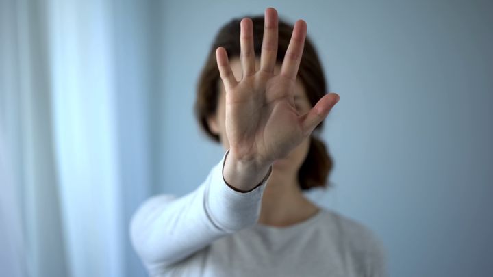 Totalt oppgir 12 prosent at de har vært utsatt for vold, trusler om vold eller ulike forms for trakassering i løpet av de siste tolv månedene.